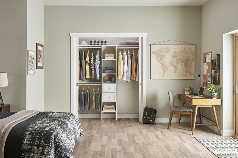 Wood Closet Selectives reach-in